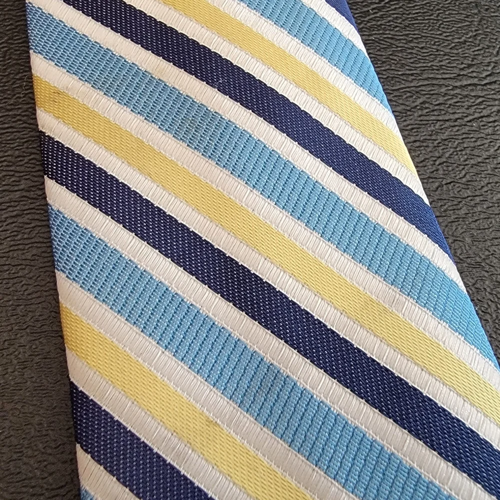 Clip on neck ties